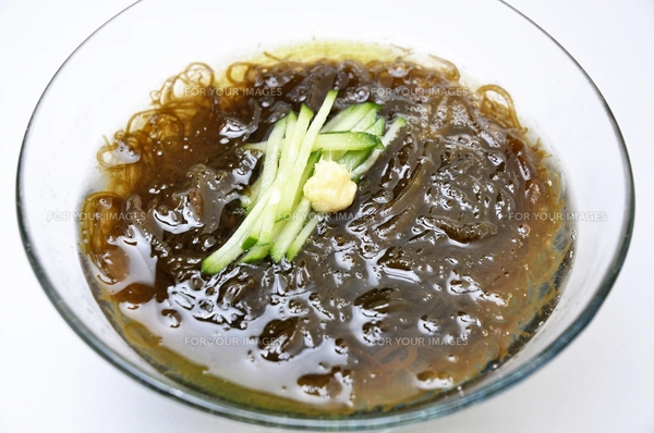 もずく酢の写真素材 [FYI00309263] | ストックフォトの Qlean Market