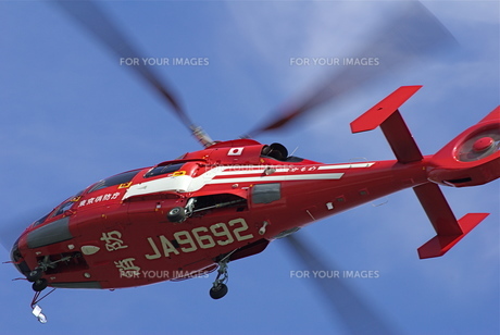 赤いヘリコプター 赤いヘリコプターの写真素材 [FYI00333622] | ストックフォトの Qlean