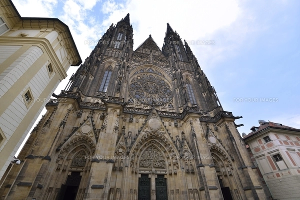 聖ヴィート大聖堂「薔薇窓」（チェコ・プラハ歴史地区）の写真素材