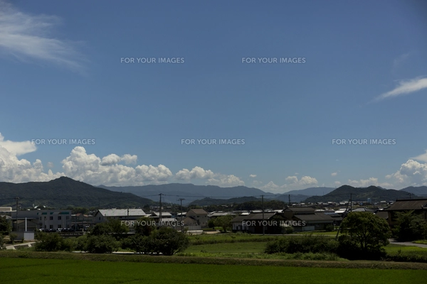 空と雲と山 田舎の景色の写真素材 [FYI01205802] | ストックフォトの
