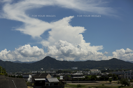 空と雲と山 田舎の景色の写真素材 [FYI01205802] | ストックフォトの