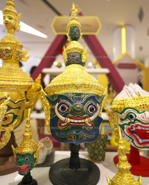 タイ舞踊で使われるコーン・マスク（魔神の仮面）の写真素材