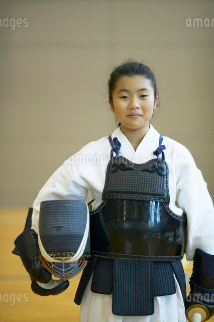 剣道着を付けた女子中学生の写真素材 [FYI01355811] | ストックフォト