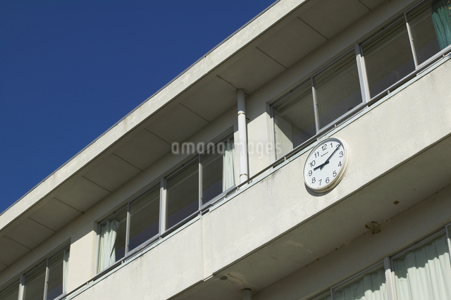 学校でよく見るでかい時計 知育時計 よ～める｜あなたに寄り添う MAG (マグ) の時計 ノア