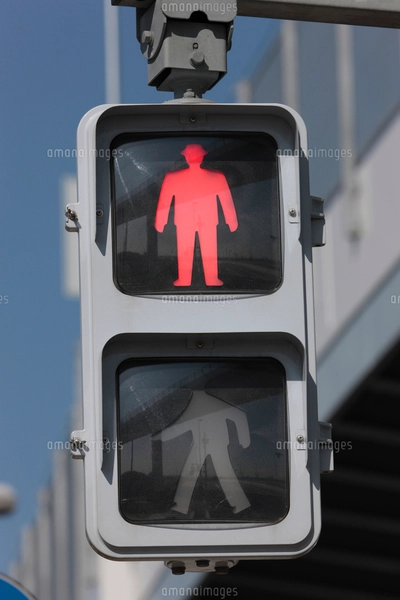 歩行者用信号機 赤の写真素材 [FYI01476910] | ストックフォトの Qlean
