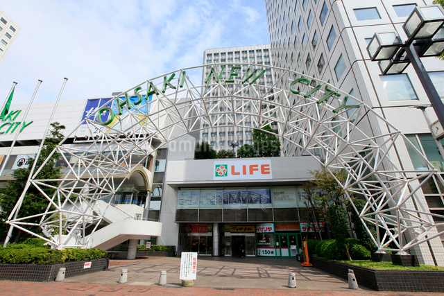 ライフ 大崎ニューシティ店の写真素材 [FYI01484023] ストックフォトの Qlean Market（キュリンマーケット）