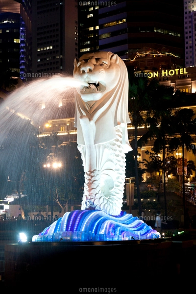 改修後のマーライオン（Merlion）とミニマーライオンの写真素材