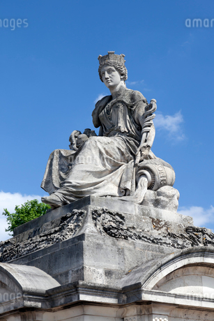 パリ・コンコルド広場 水彩画 Y. Illeni パリ コンコルド広場の女神像近景の写真素材 [FYI01714823] | ストック