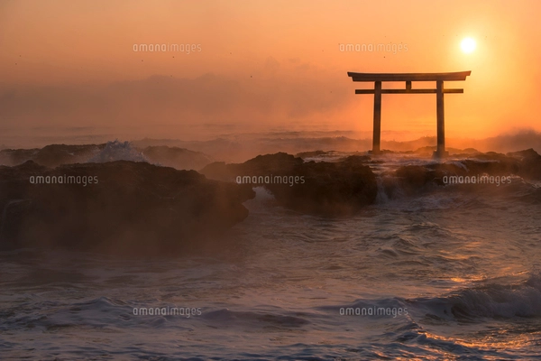 海と鳥居 caption.jpg?w=1200&h=-1&s=1