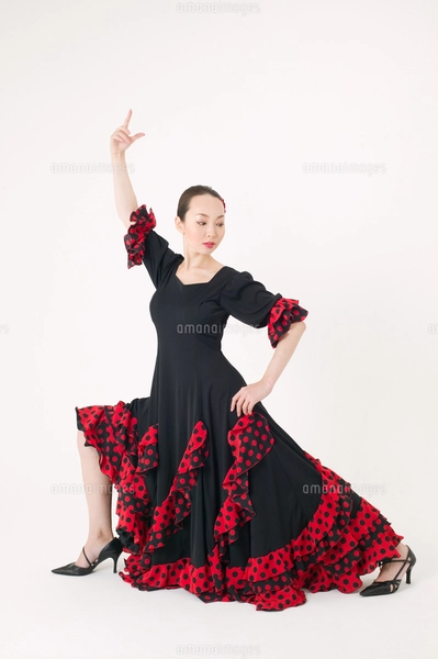 フラメンコを踊る女性の写真素材 [FYI01932469] | ストックフォトの