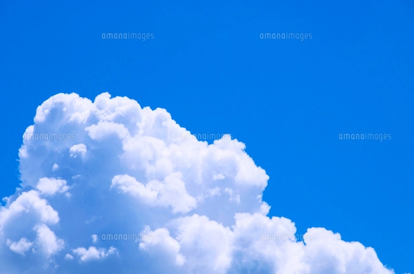 青空と入道雲と飛行機雲の写真素材 [FYI02450867] | ストックフォトの