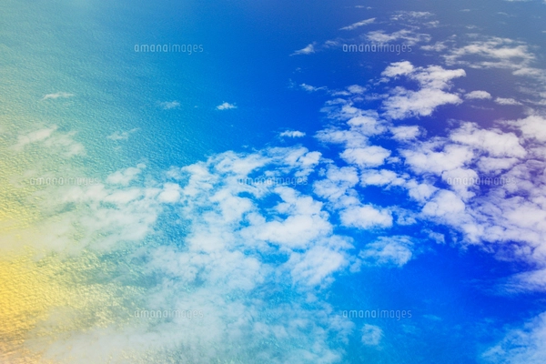 虹色の海と雲の写真素材 [FYI01520643] | ストックフォトの Qlean