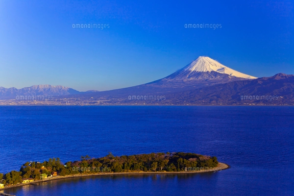 西伊豆から見た富士山と大瀬崎の写真素材 [FYI02870230] | ストック