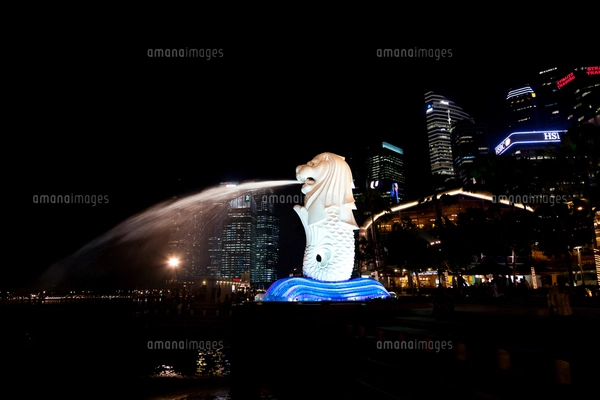 改修後のマーライオン（Merlion）とミニマーライオンの写真素材