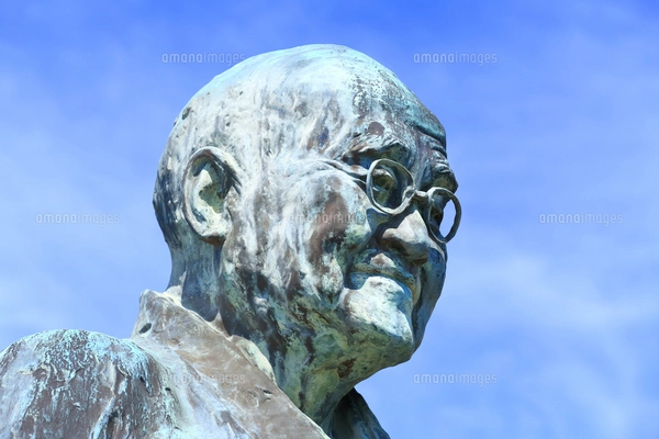 吉田茂 顕彰立像 37cm 記念品 作家名入り 吉田茂 顕彰立像 37cm 記念