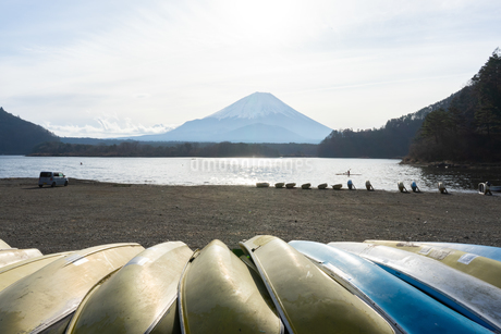 富士五湖で撮影した富士山の美しい風景の写真素材 [FYI03817398] | ストックフォトの Qlean Market（キュリンマーケット）