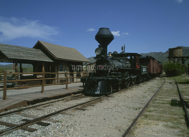 西部劇のSL オールドツーソンのサザンパシフィック鉄道の写真素材