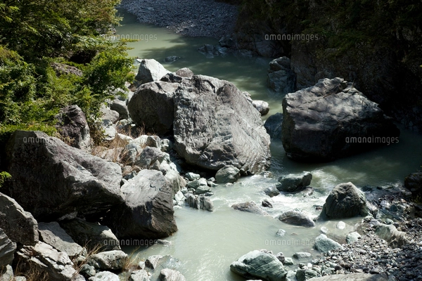 天然記念石！三波石