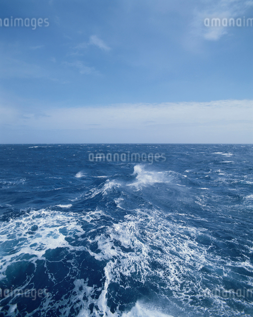 荒天の海の写真素材 [FYI04061411] | ストックフォトの Qlean Market