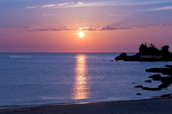 夕日ケ浦,夕日の写真素材 [FYI04071756] | ストックフォトの Qlean