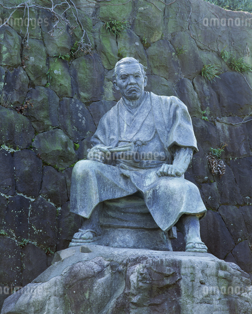 清水次郎長の銅像 梅蔭禅寺の写真素材 [FYI04080273] | ストックフォト