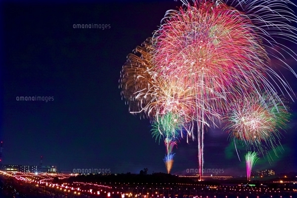 花火大会 8号玉創造花火競技 昇朴付万華鏡の写真素材 [FYI03298298