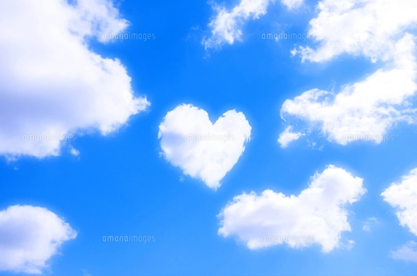 ハートの雲のイラスト素材 [FYI04247980] | ストックフォトの Qlean