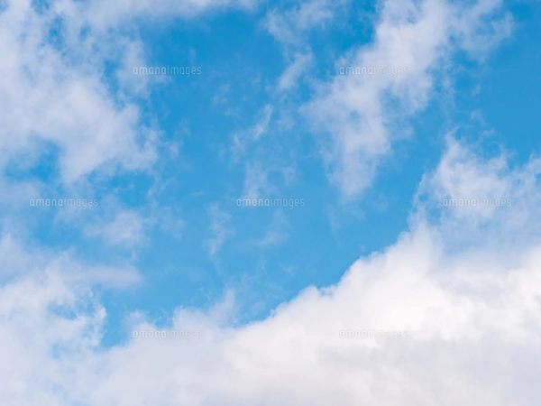 おもしろい雲と空のイメージ素材の写真素材 [FYI04318350] | ストック
