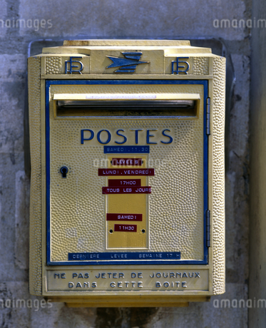 フランス プロバンス地方 村の郵便ポストの写真素材 [FYI04565976] ストックフォトの Qlean Market