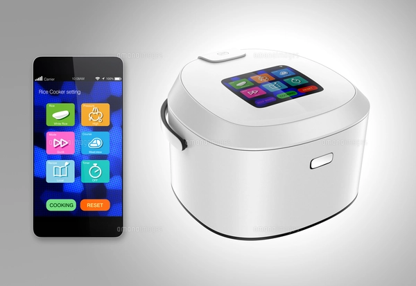 タッチパネルが備えたスマート冷蔵庫の写真素材 [FYI04647670