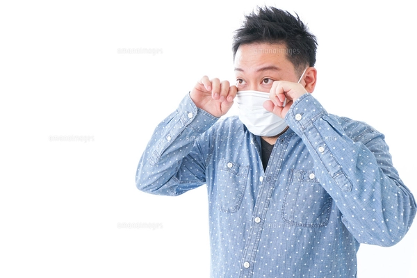 花粉症の男性の写真素材 [FYI04709859] | ストックフォトの Qlean