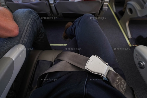 飛行機・シートベルトの写真素材 [FYI04727605] | ストックフォトの