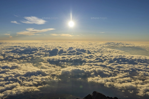 富士山頂からのご来光と雲海の写真素材 [FYI04972051] | ストック
