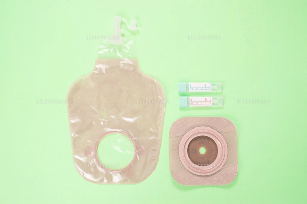 ストーマ（人工肛門）装具の写真素材 [FYI05076656] | ストックフォト