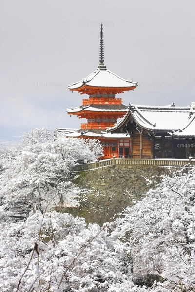 清水寺　雪景色　額入り 清水寺 雪景色[22456001419]の写真・イラスト素材｜アマナイメージズ
