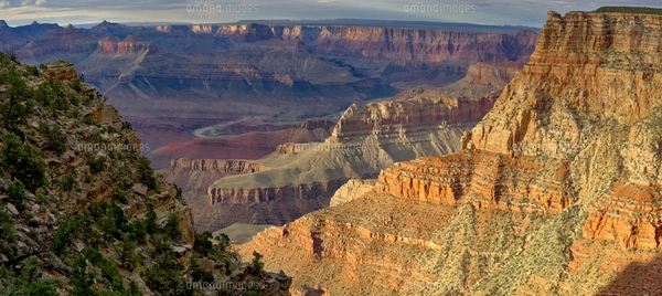 Grand Canyon viewed from a cliff overlooking Papago Creek with