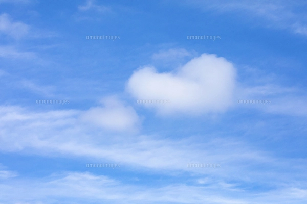 青空と白い雲の写真素材 [FYI07953401] | ストックフォトの Qlean