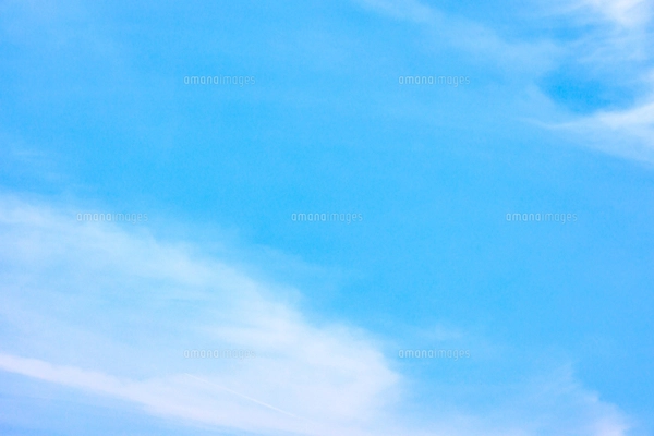 青空と雲の背景｜16:9の写真素材 [FYI08020743] | ストックフォトの