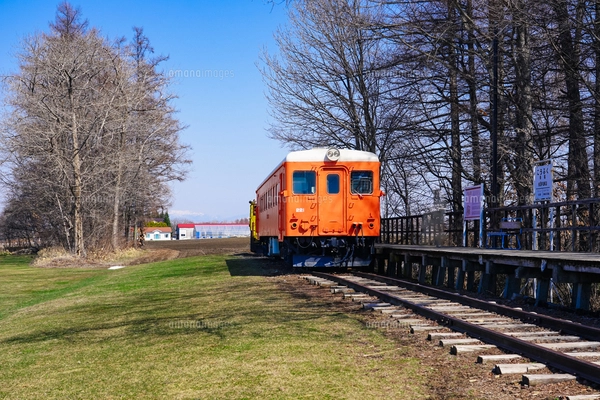 幸福交通公園に保存展示される幸福駅跡や当時の車両の写真素材