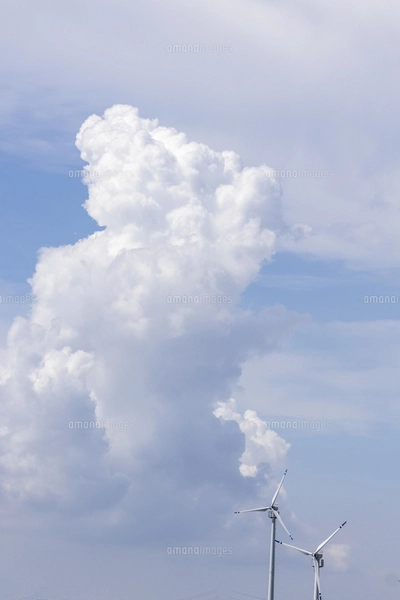 青空に映えるたくさんの白い雲の写真素材 [FYI00736855] | ストック