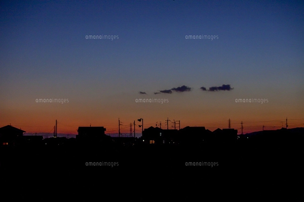 霞ヶ浦から望む筑波山の夕景（シルエット）の写真素材