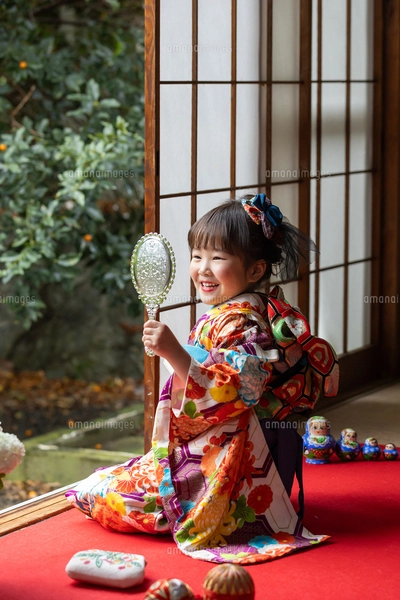 七五三7歳の着物のかわいい女の子の写真素材 [FYI08266321] | ストック