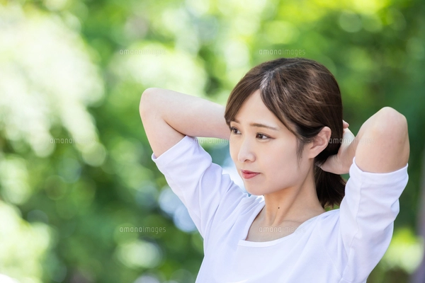 若い日本人女性のポートレートの写真素材 [FYI08299674] | ストック