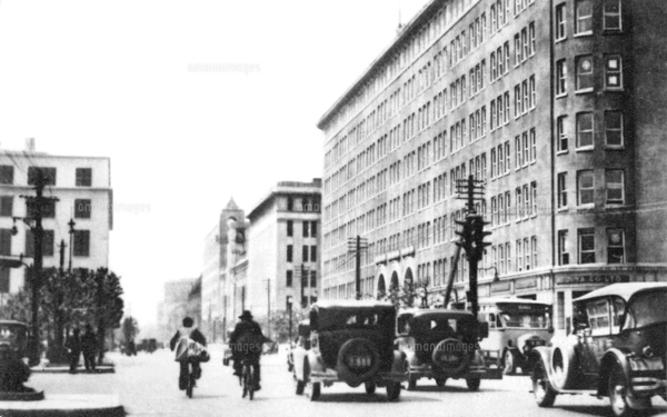 古写真 1932年 東京 日本橋の街並みの写真素材 [FYI08303403