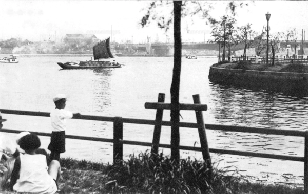 古写真 1932年 東京 日本橋の街並みの写真素材 [FYI08303403