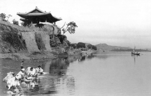 古写真 1931年 日本統治時代の北朝鮮・平壌市内 大同江と練光亭