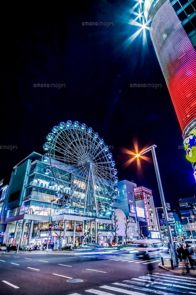 観覧車を見る錦通大津交差点クリスマス夜景の写真素材 [FYI08313632