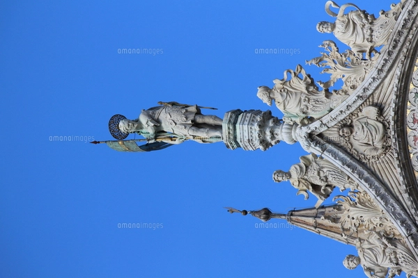 イタリア ヴェネツィア サンマルコ寺院のファサードの彫刻の写真素材
