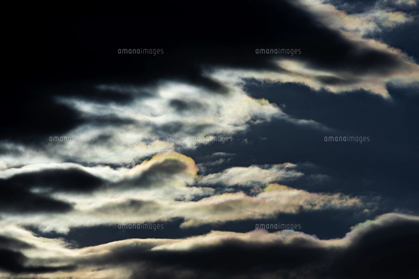 雲の多い空の写真素材 [FYI08371307] | ストックフォトの Qlean Market